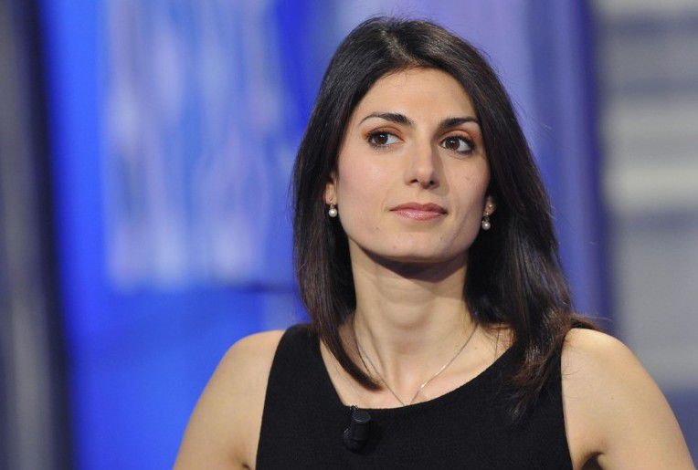 Virginia Raggi este pe cale să devină prima femeie-primar a Romei.
