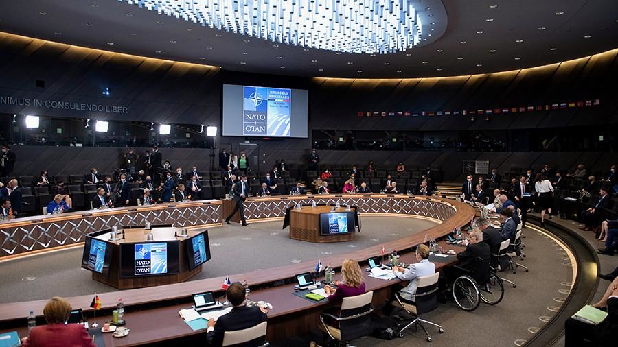 Лидеры стран НАТО призвали Россию вывести войска из Украины, Грузии и Молдовы.