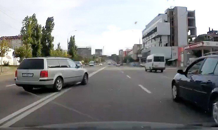 Инцидент произошел на том же опасном месте на улице Михая Витязул, где 22 июня произошло ДТП со смертельным исходом.