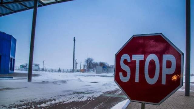 Ранее государственная гидрометеослужба объявила оранжевый код в связи со снегопадами до 9 января