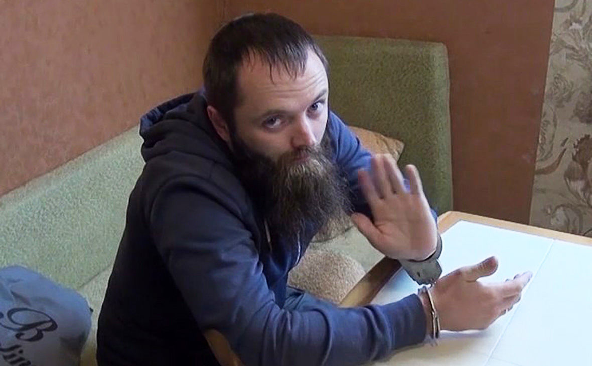В связи с деятельностью «Христианского государства» в СМИ часто упоминают руководителя организации Александра Калинина.