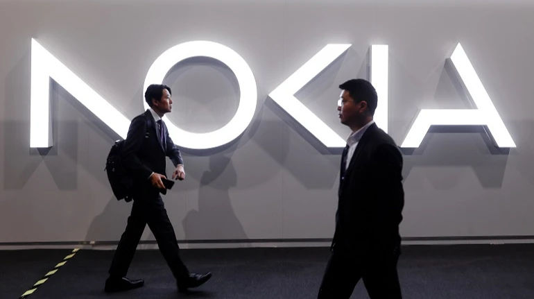 Nokia își schimbă directorul general cu speranța de a pune capăt celor 10 ani de stagnare.