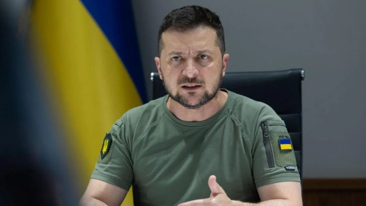 Зеленский: На фронте жесткое противостояние, это 1300 километров активных боев.