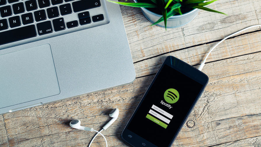 Spotify обвинила Apple в нечестной конкуренции.