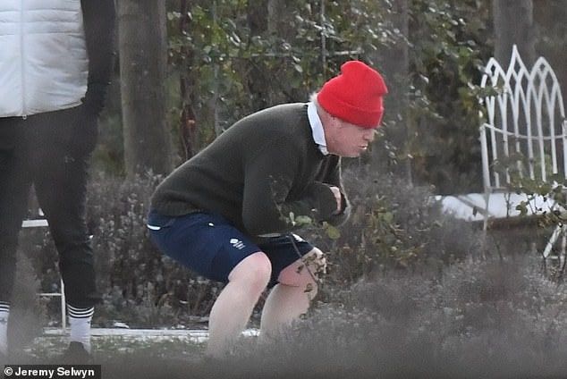 Британцев позабавил внешний вид Бориса Джонсона во время тренировки в парке.
