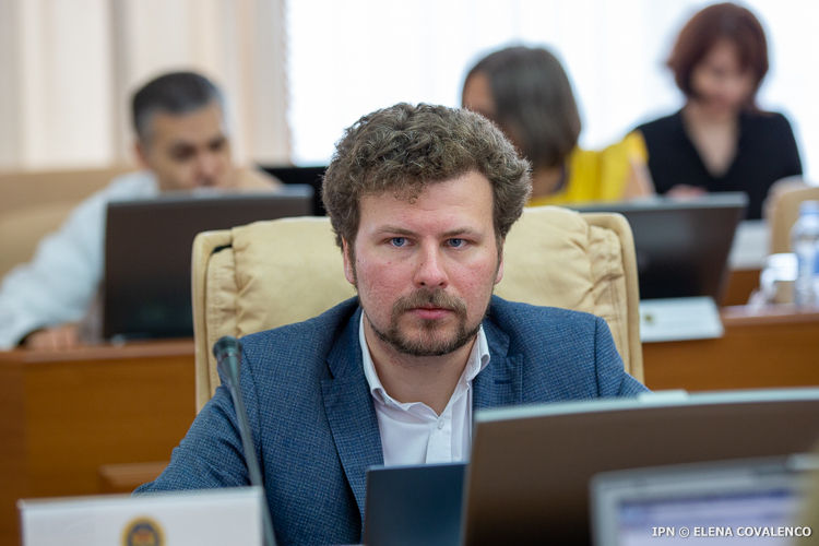 Минобразования требует уволить руководителей управлений образования.