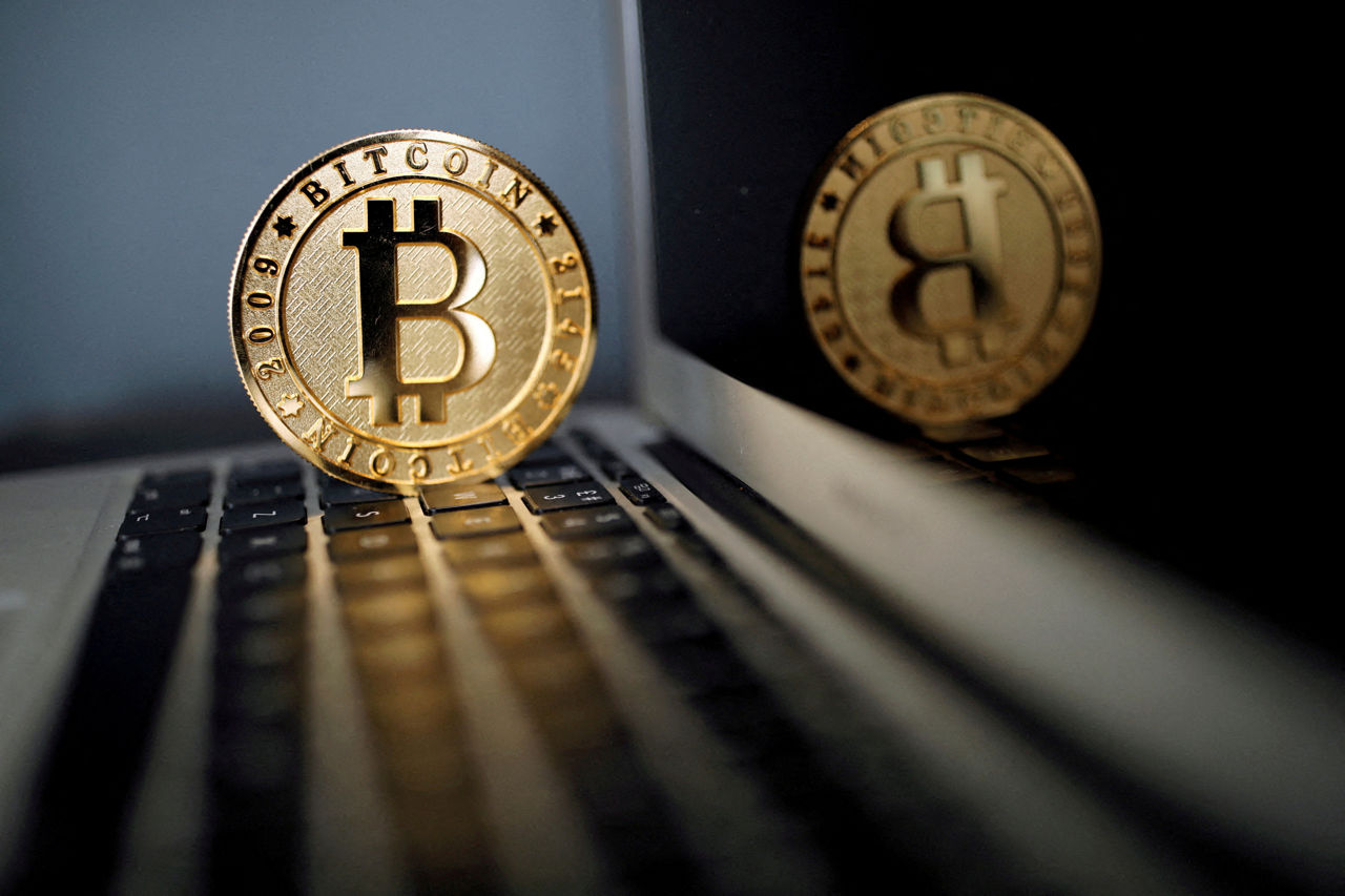 Биржевые фонды биткойнов в первый день торгов продали акций на $4,6 миллиарда.
