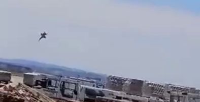 В Испании разбился истребитель F-18 во время показательного полета.