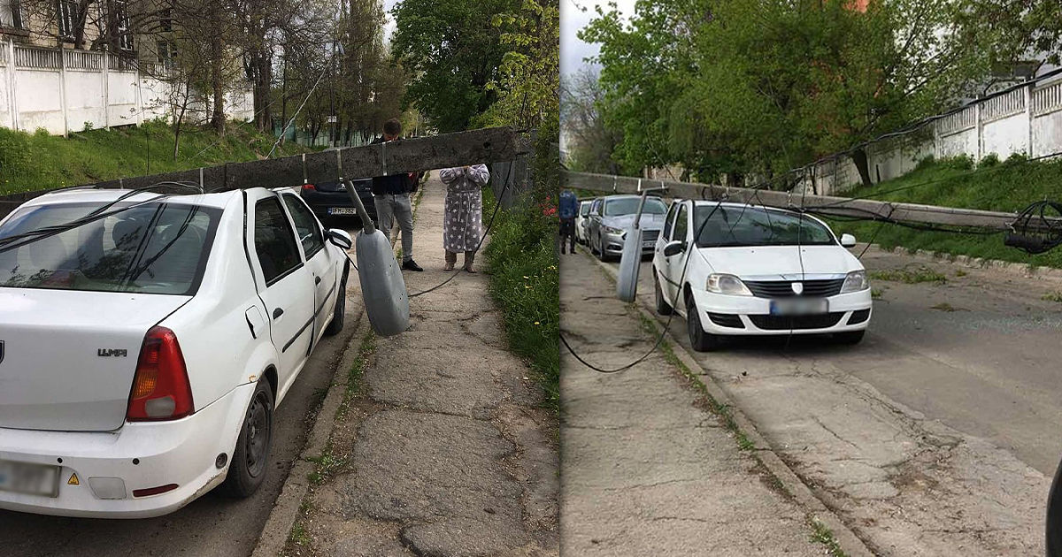 В столице опора ЛЭП упала на припаркованный автомобиль.