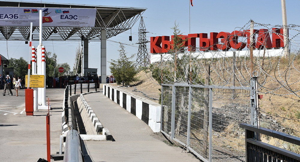 Киргизии получила распоряжение не выпускать из страны высокопоставленных должностных лиц. 