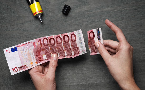 Накануне курс евро к доллару в ходе торговой сессии на Forex упал на 0,94% и составил $1,1071 за евро.
