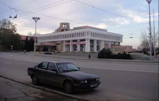 Asigurarea auto obligatorie pe care şoferii din dreapta Nistrului trebuiau s-o plătească la intrarea în regiunea transnistreană a fost anulată.