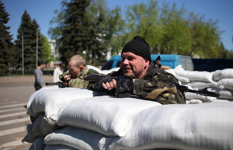 В результате наступления ополченцев украинские военные были вынуждены отойти в сторону аэродрома в Краматорске.