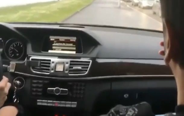 Свой маневр они сняли на видео и обнародовали в Instagram.