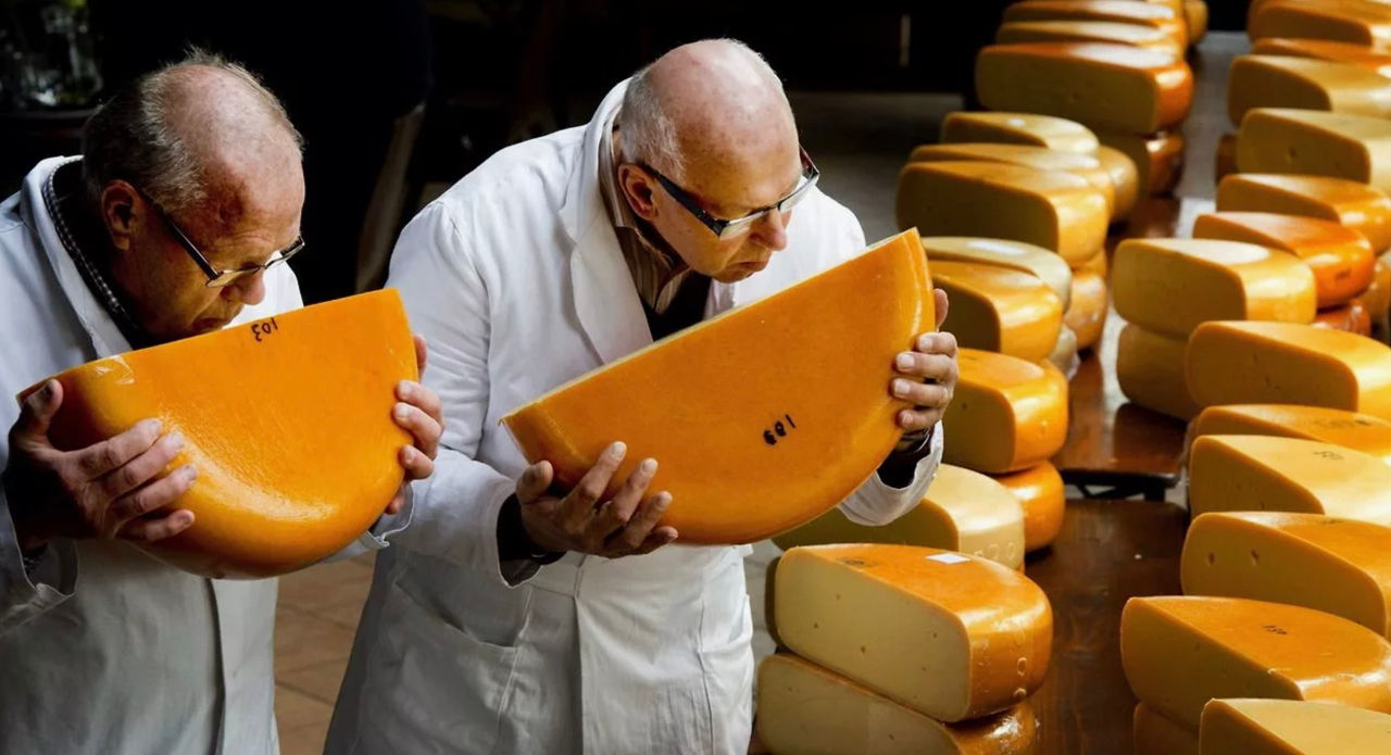 Guvernul SUA păstrează sub pământ peste 600 de milioane de kilograme de brânză.
