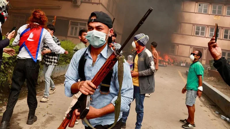 Peste 13.500 de prizonieri au evadat din închisorile din Nepal.