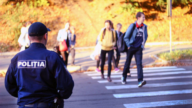 Poliția va fi alături de elevi la începutul noului an școlar. Foto: igp.gov.md