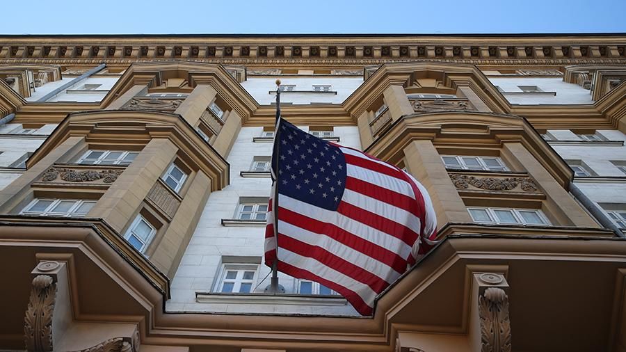 Госдепартамент США предупредил американцев об угрозе арестов в РФ.