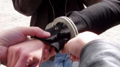 În prezent, tânărul este cercetat penal pentru trafic de influenţă, iar dacă va fi găsit vinovat, el riscă până la 7 ani de închisoare.