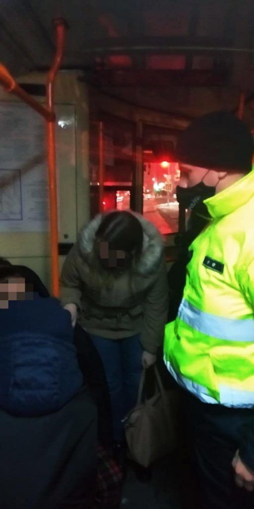 В столице патрульные оказали первую помощь кондуктору.