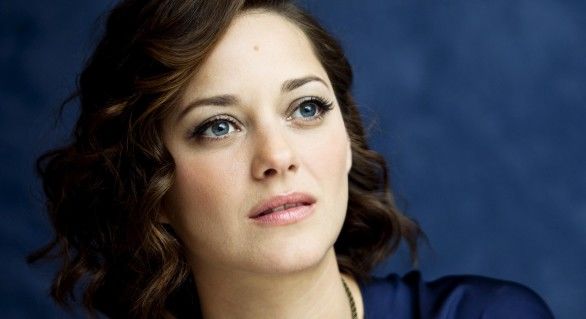 Actriţa şi-a încheiat mesajul urându-le lui „Angelina şi Brad (…) să-şi găsească liniştea în aceste momente tulburi”.