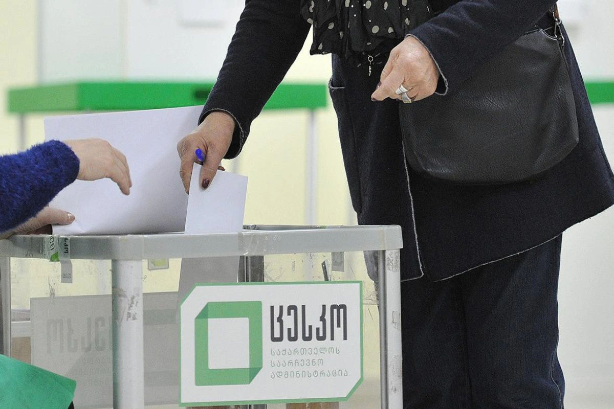 В Грузии пересчитают бюллетени на ряде участков.