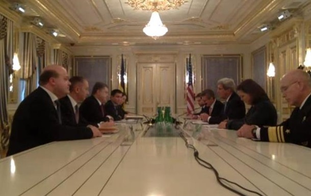 В ходе визита госсекретаря США будут обсуждаться вопросы проведения реформ и путей деэскалации ситуации в восточных регионах.