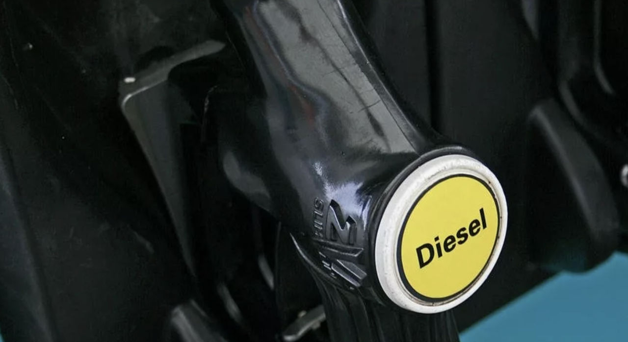 Importuri de peste 2.400 de tone de motorină într-o zi, dar rezervele acoperă doar 6 zile.