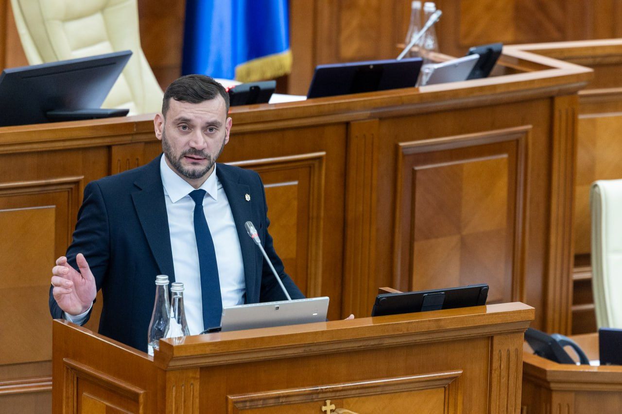 Депутат: На каждую вакансию для иностранца нужно искать кандидата в Молдове.