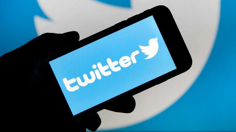 Bloomberg узнал о работе Twitter над введением платных функций.