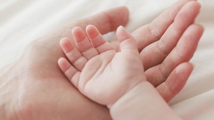 Родителям малыша грозит до четырех лет тюремного заключения.