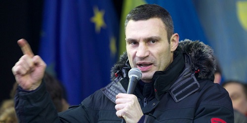 Fostul boxer a mai spus că susţine candidatura miliardarului ucrainean, fostul ministru de Externe, Petro Poroşenko, la alegerile prezidenţiale.