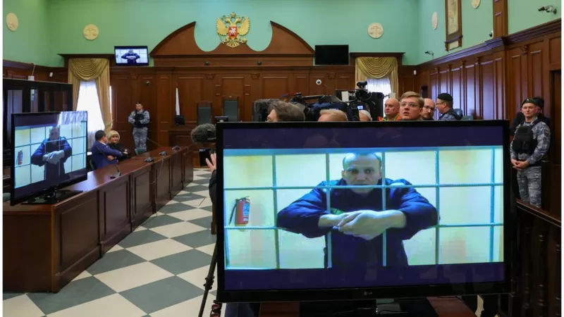 Навального увезли из колонии в Покрове в неизвестном направлении.