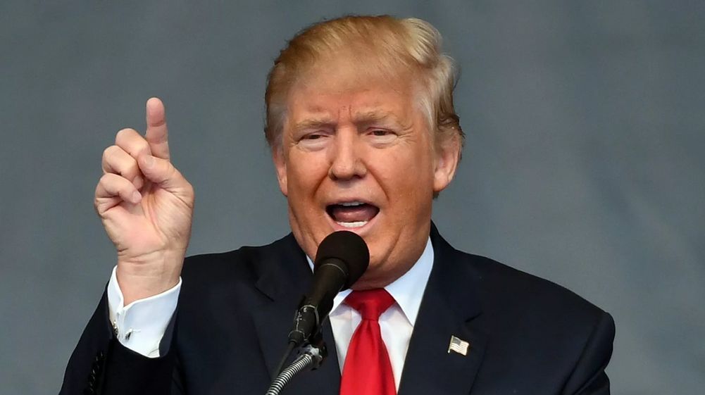 Трамп назвал задержку импичмента нарушением конституции.