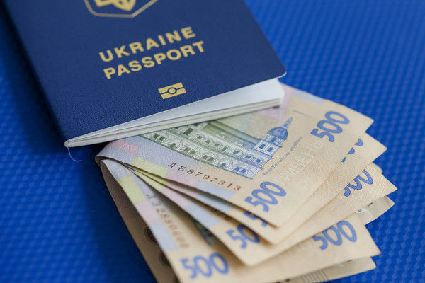 48-летнюю грабительницу задержали. Она оказалось гражданкой Молдовы и жительницей Одесской области.
