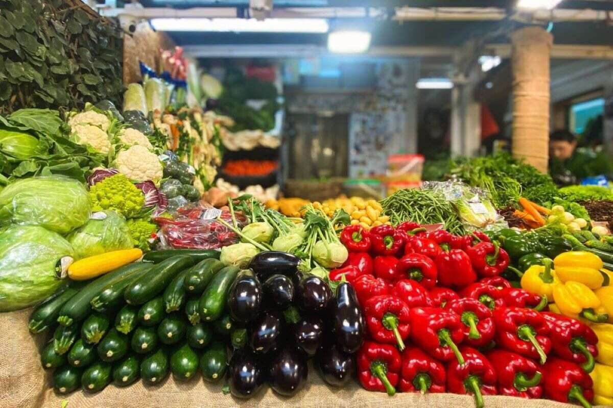 Studiu: Căpșunile, spanacul și ardeiul pot crește concentrația pesticidelor în organism.