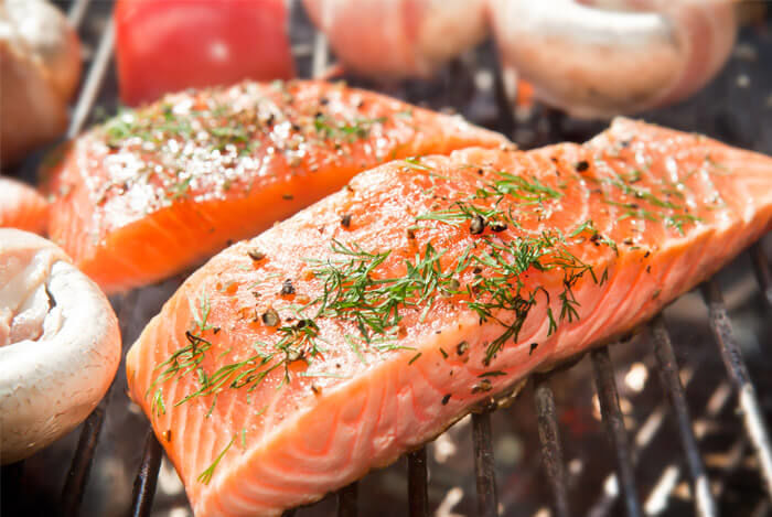 Употребление рыбы и продуктов с омега-3-полиненасыщенными жирными кислотами снижает уровень смертности.