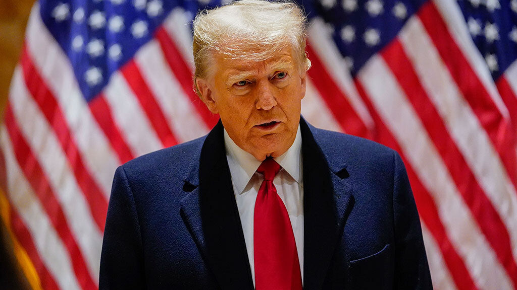 Трамп: Зеленский – не ангел, он не должен был воевать, мы могли бы заключить "сделку" с РФ.