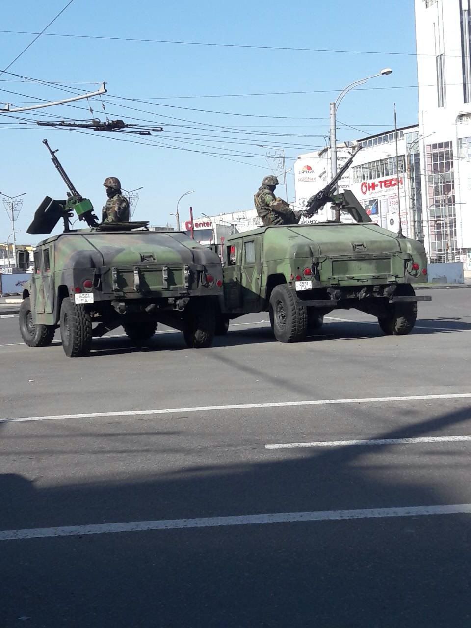 В Кишиневе засняли колонну военной техники с пулеметами