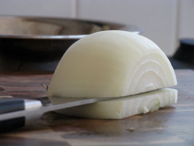 Ceapa prezintă capacitatea de a acumula seleniu din sol, o substanță protectoare împotriva apariției cancerului. Foto: cilantropist.blogspot.com