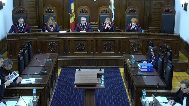 В заседании КС по делу партии "Шор" объявлена пауза до 19 июня.