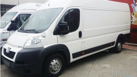 Motivul pentru care doi bărbaţi au rămas fără maşini la frontieră. Foto: border.gov.md