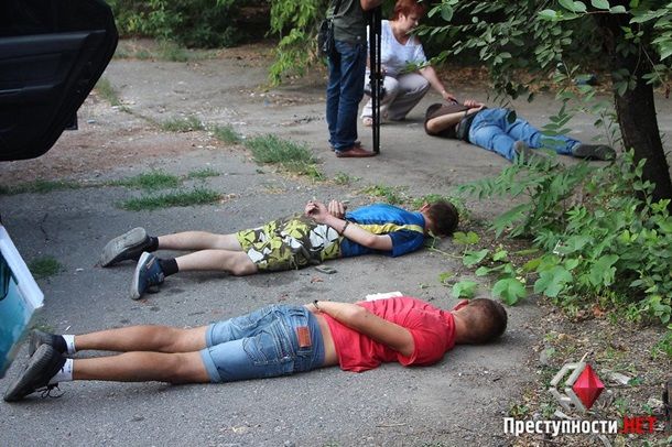 В данный момент все трое задержаны.