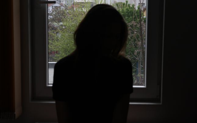 Italia: Moldovean, condamnat. Ani de zile la rând și-a violat în secret fiica. Foto simbol: adevarul.ro
