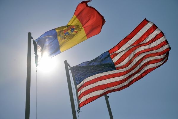 Green Card: Moldovenii sunt în topul doritorilor de a deveni americani