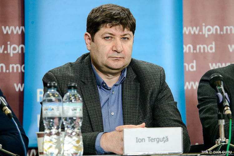 Политический обозреватель Ион Тергуцэ.