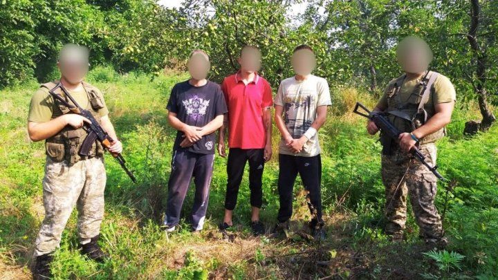 В Одесской области задержали молдаван, пересекших границу ради моря.