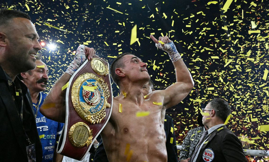 Сын Кости Цзю завоевал титул чемпиона мира по боксу.