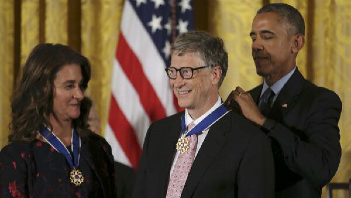 Președintele american, Barack Obama, a decernat pentru ultima oară, la Casa Albă, Medalia Prezidențială pentru Libertate. Foto: Reuters