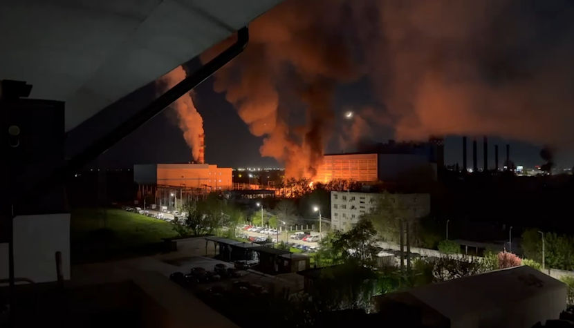 В 3 тысячах домов в Бухаресте возникли проблемы с горячей водой из-за пожара на ТЭЦ.